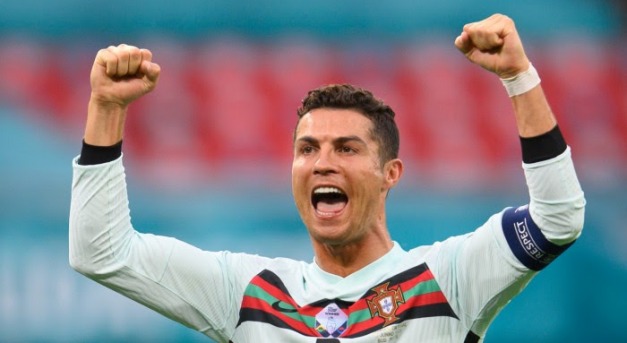 Bombameglepetés Ronaldo igazolása